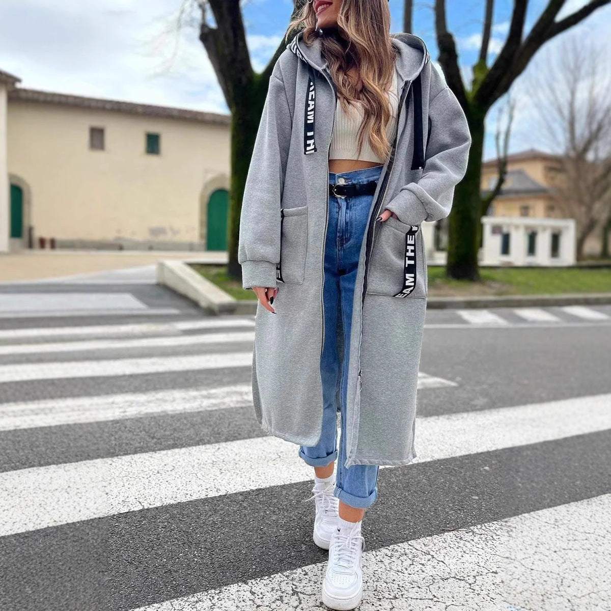 Women’s Long Hooded Sweatshirt – Oversized Winter Hoodie with Pockets